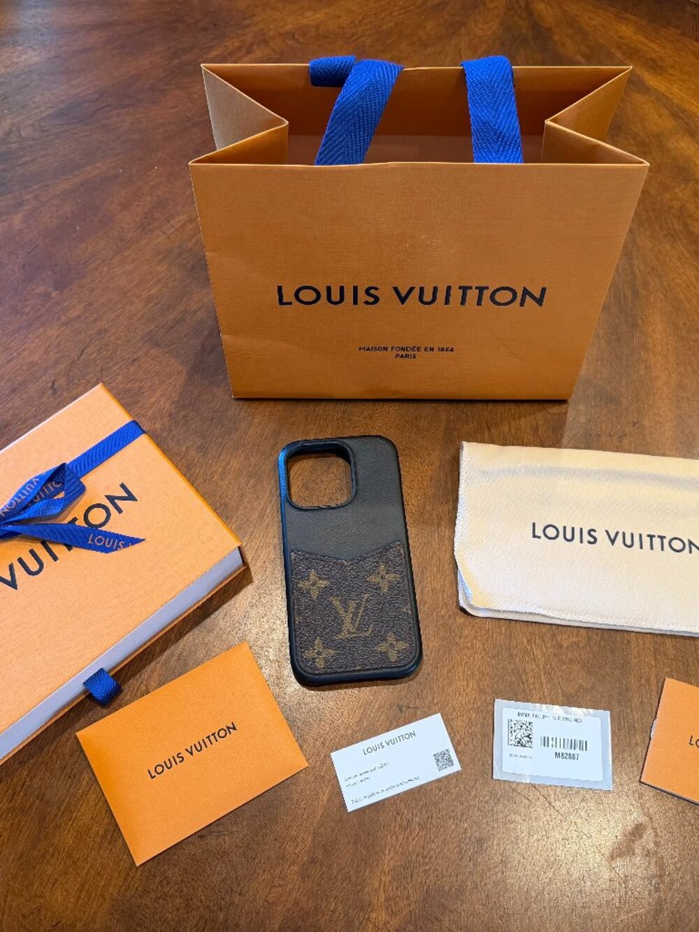 Louis Vuitton Bumper Pallas iPhone 15 Pro